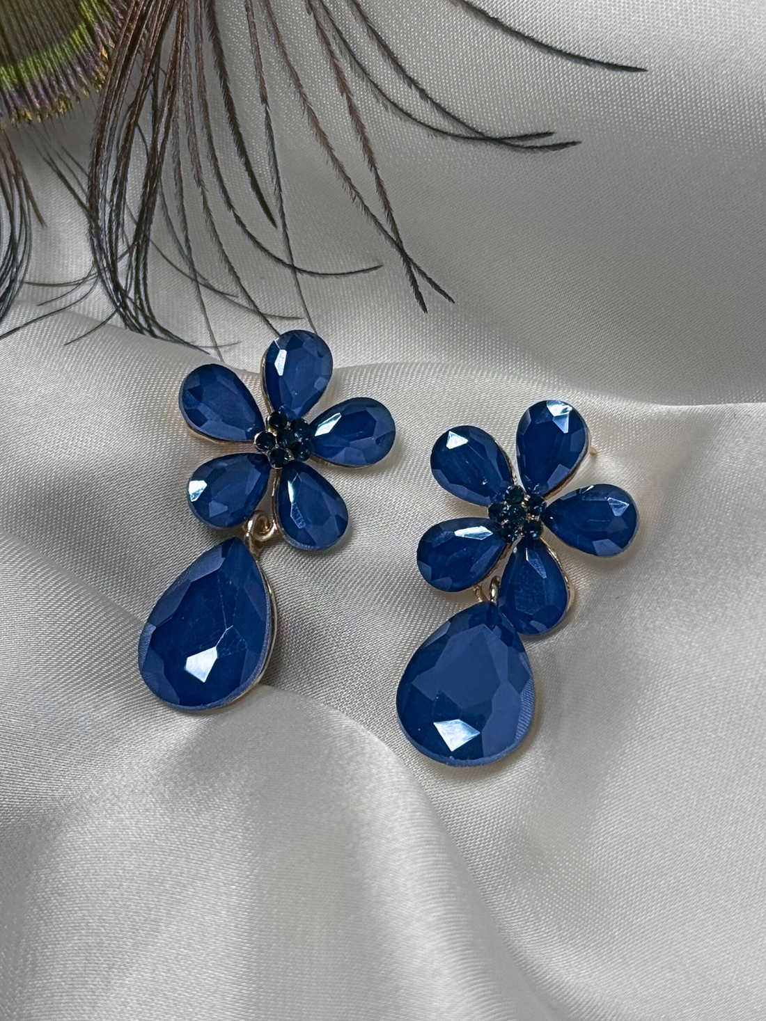 Mona Lisa Emerald Earrings